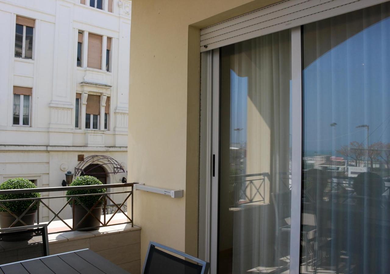 Bmp Apartment Atmosphere 2 Centrale, Vista Mare, Parcheggio Riccione Exterior photo